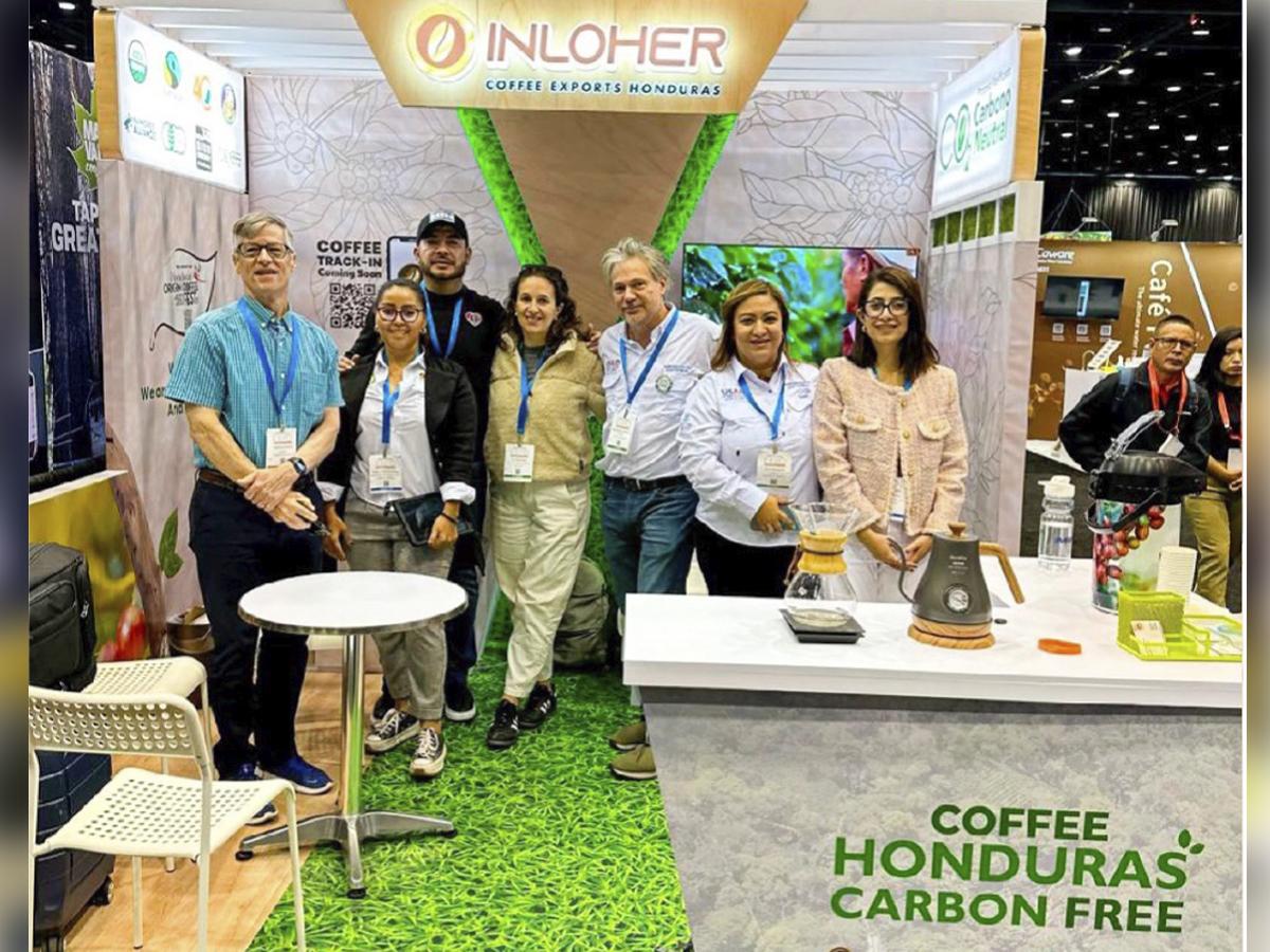 Equipo de Inloher y Agronegocios Sostenibles en la feria SCA 2024.