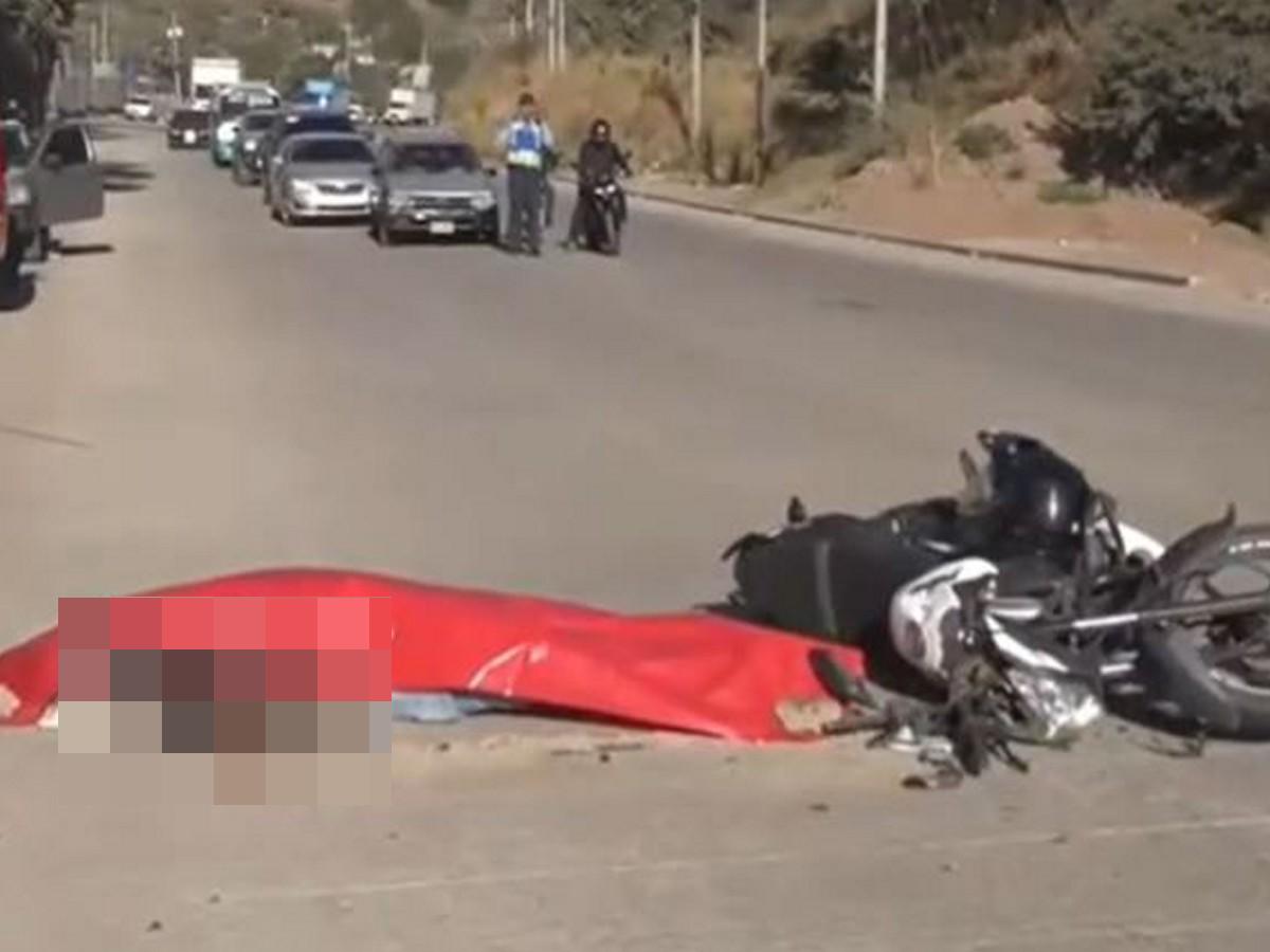 Muere motociclista tras impactar contra un camión en la Cerro Grande