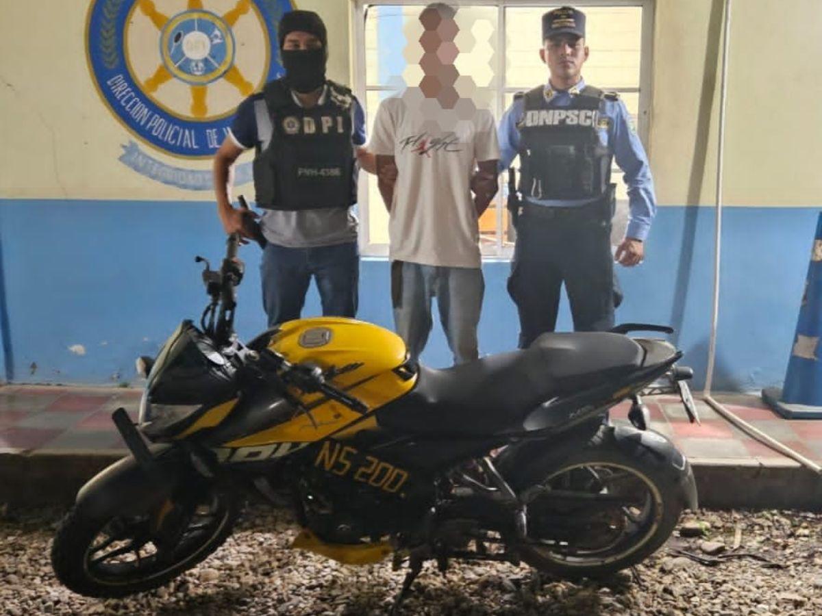 Capturan a un hombre que pretendía vender una motocicleta robada a través de redes sociales