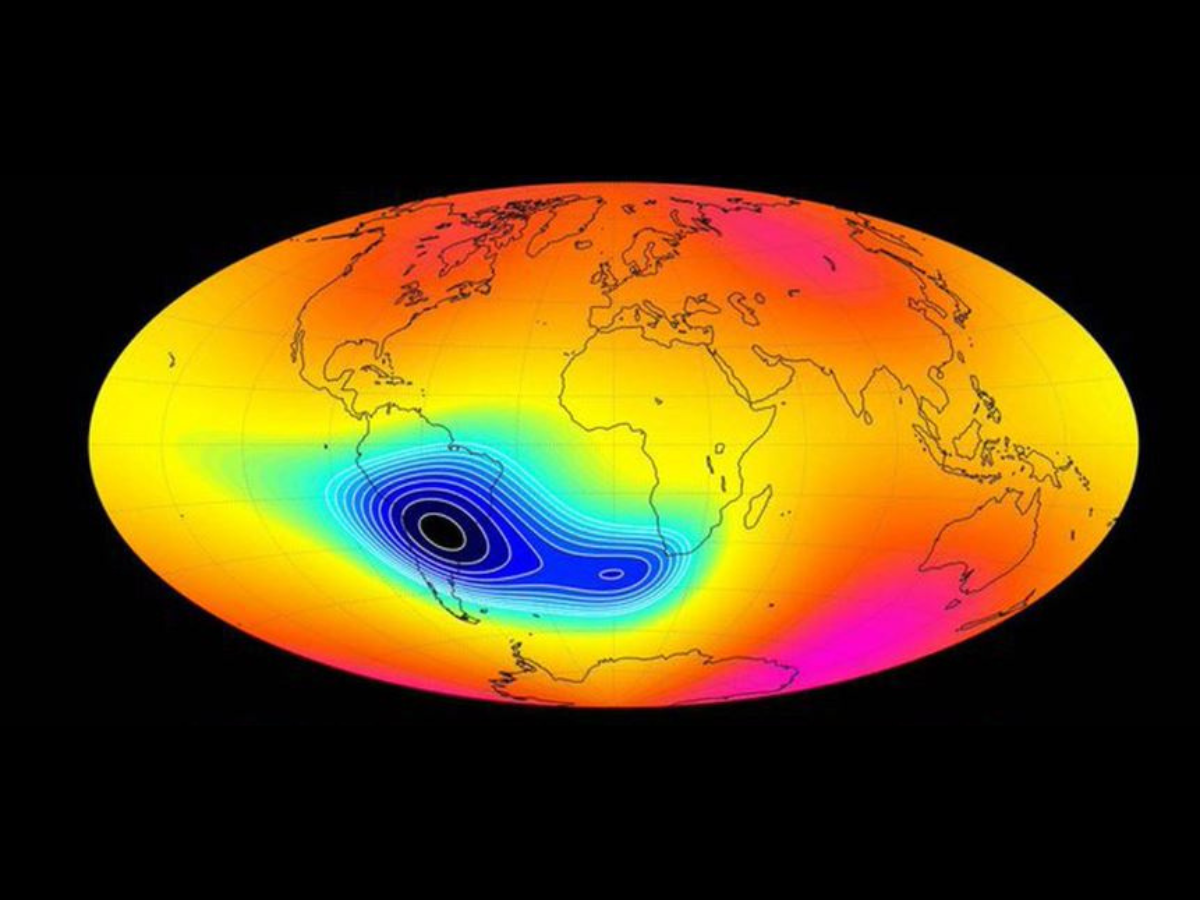 ¿De qué trata la anomalía del campo magnético de la Tierra que alerta la NASA?