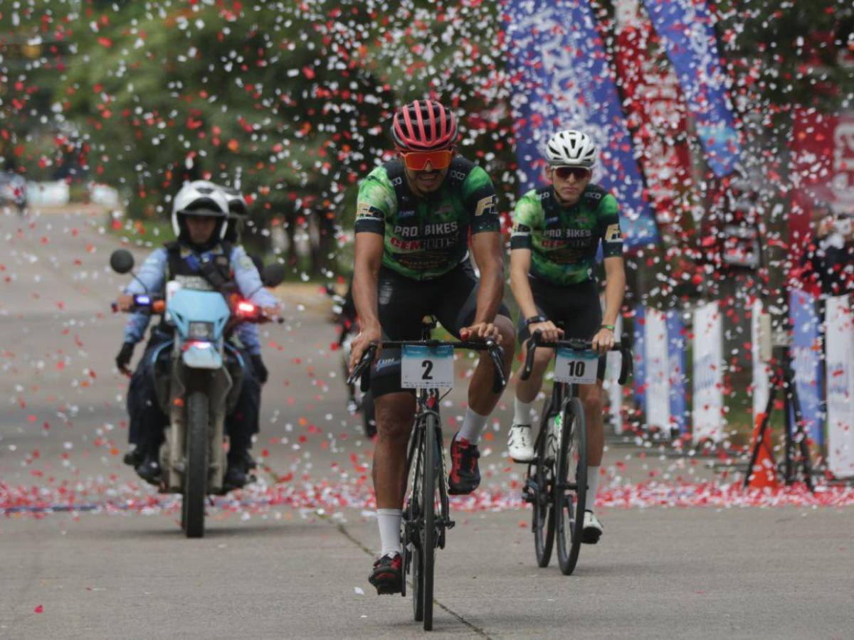 Así fue la llegada de César Castillo, ganador de la categoría Élite en la Vuelta Ciclística 2024