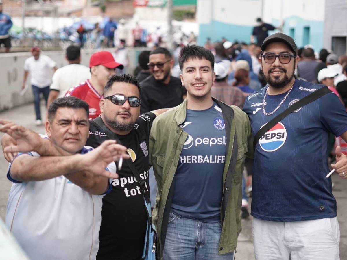 Presentadores hondureños y famosos en el estadio Nacional para la final Olimpia-Motagua