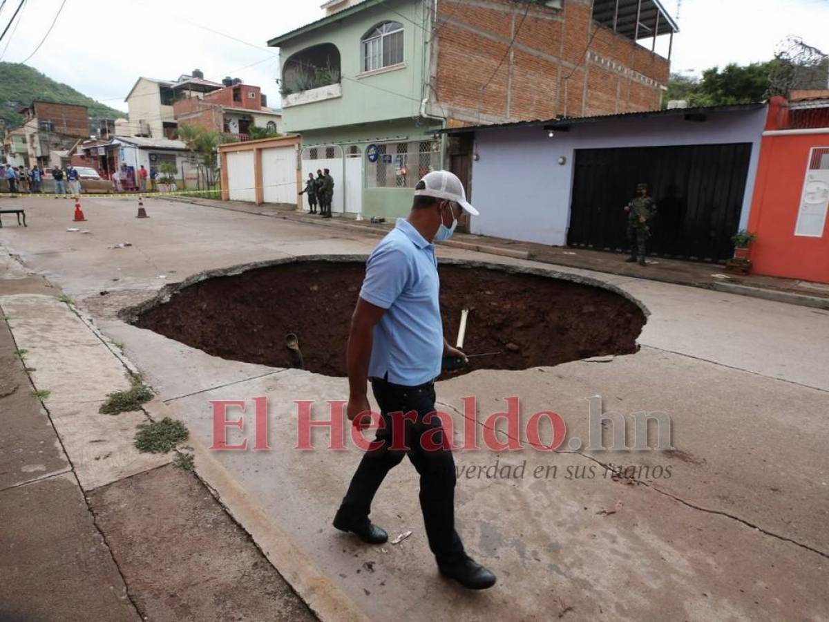 Al menos 600 damnificados y 100 viviendas inundadas dejó una hora de lluvias en la capital