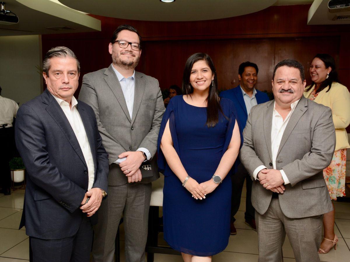 Daniel Fortin, Diego Marroquin, Viena Ochoa y Rafael Medina