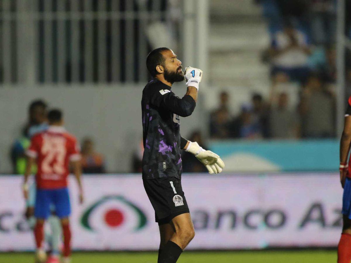 Menjívar ha sido factor para que el partido siga 0-0.