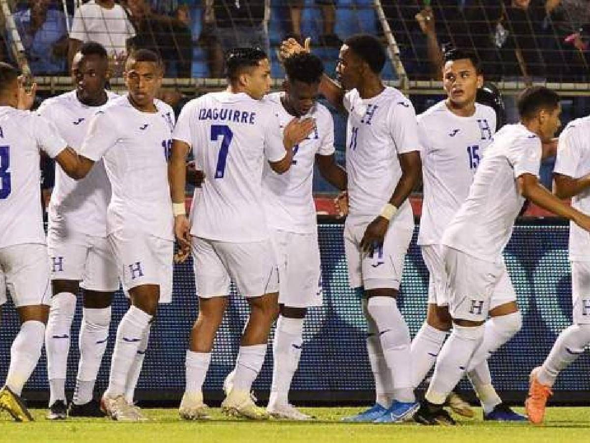 ¡Bellezas! Esta es la evolución de las camisas de la Selección de Honduras a lo largo de los años