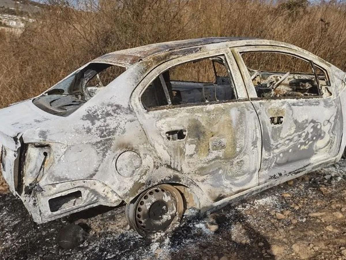 Hallan cadáveres de tres niños quemados en un auto en Canadá