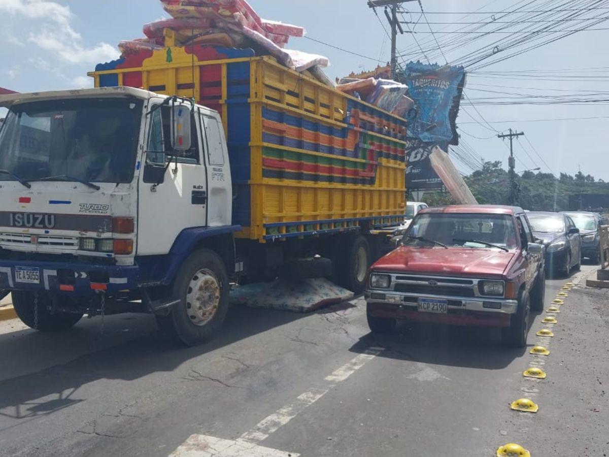 Hombre muere atropellado en el bulevar Fuerzas Armadas