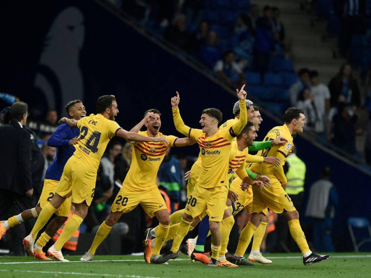 Con mucha euforia, Eric García, Sergi Roberto, Gavi, entre otros celebraron el título número 27 del FC Barcelona.