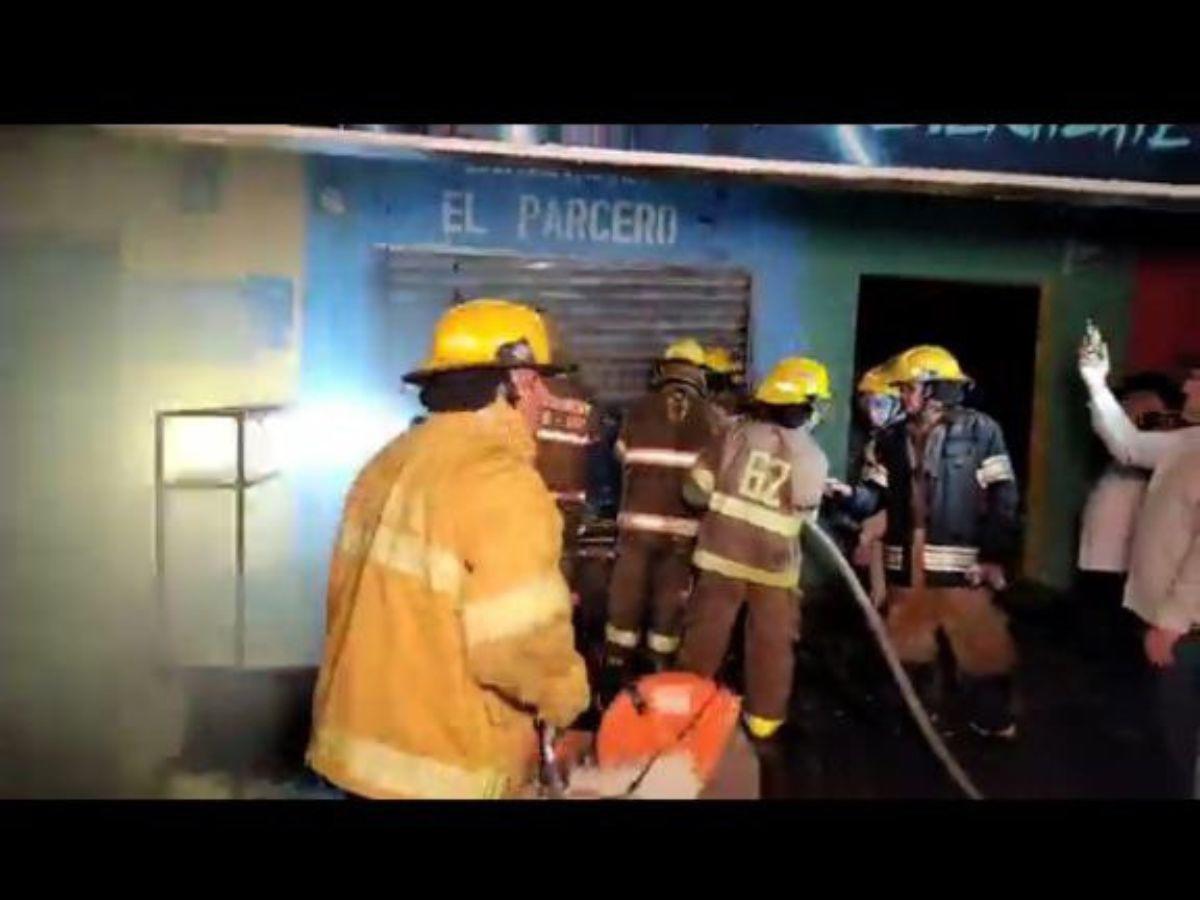 Los Bomberos harán investigaciones para determinar qué pudo haber iniciado el incendio.