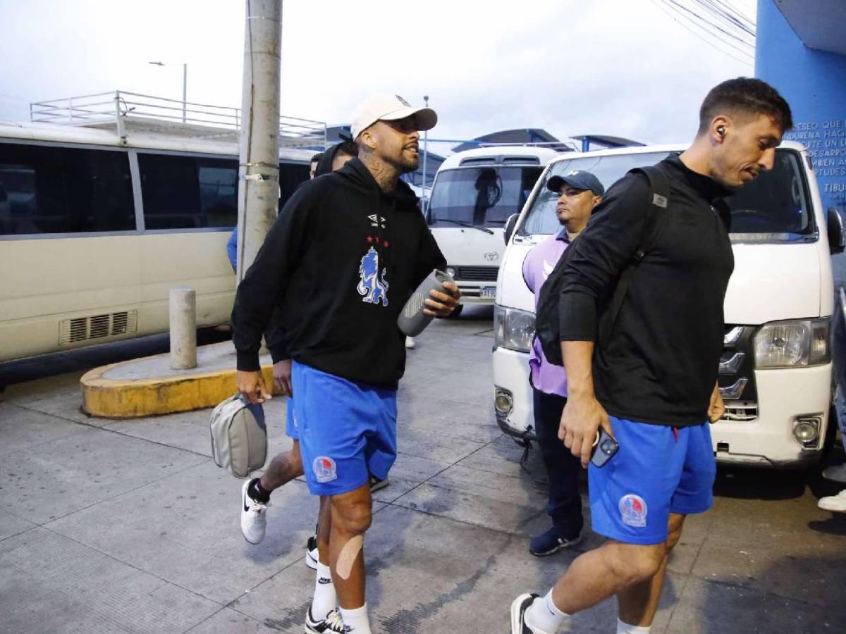 Ambiente final Motagua vs Olimpia: Furor con llegada de las barras y esto pasó con Pedro Troglio