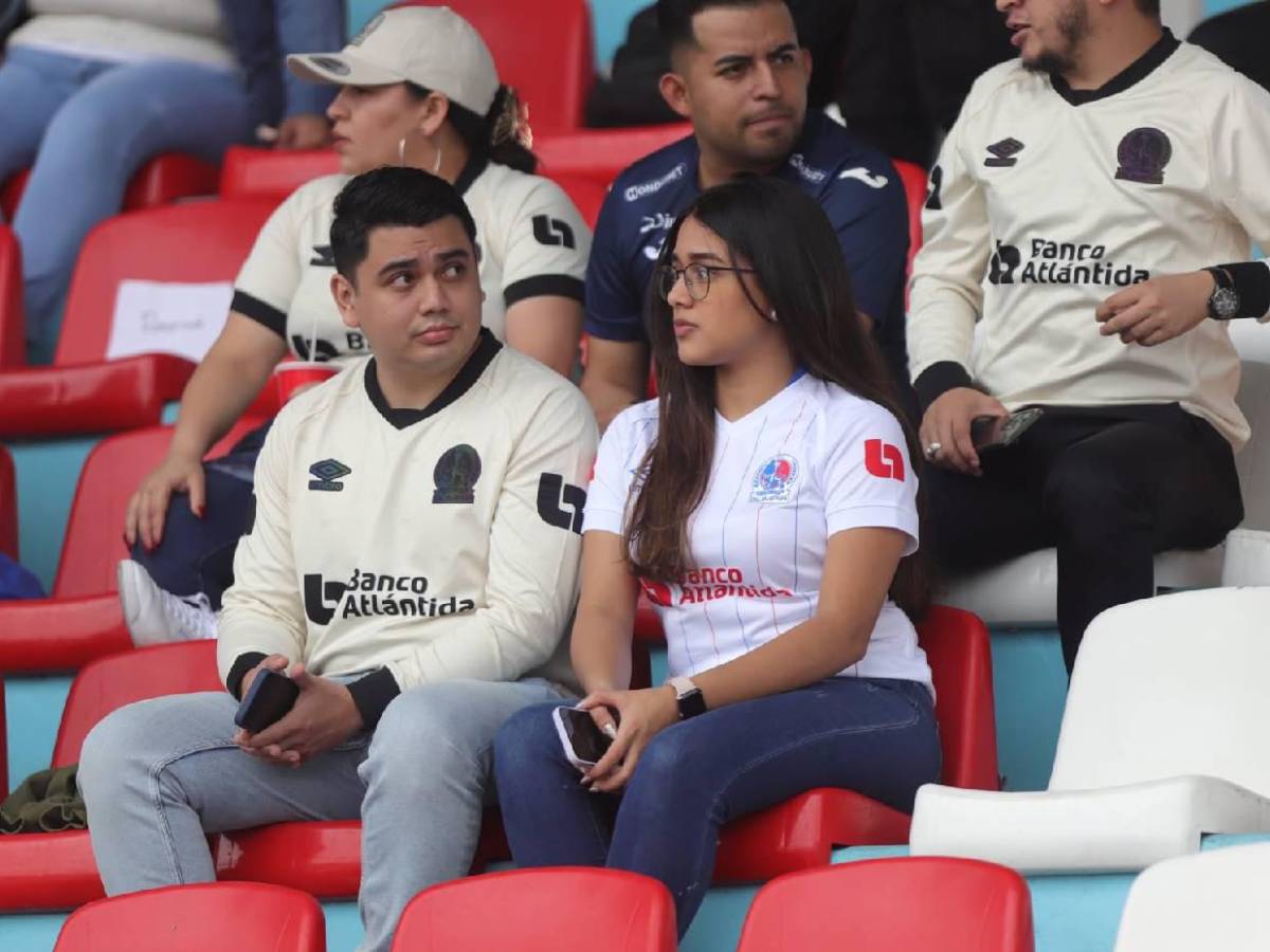 Novia de jugador del Motagua sorprende entre bellas chicas en el Nacional ¡Hubo descuido!