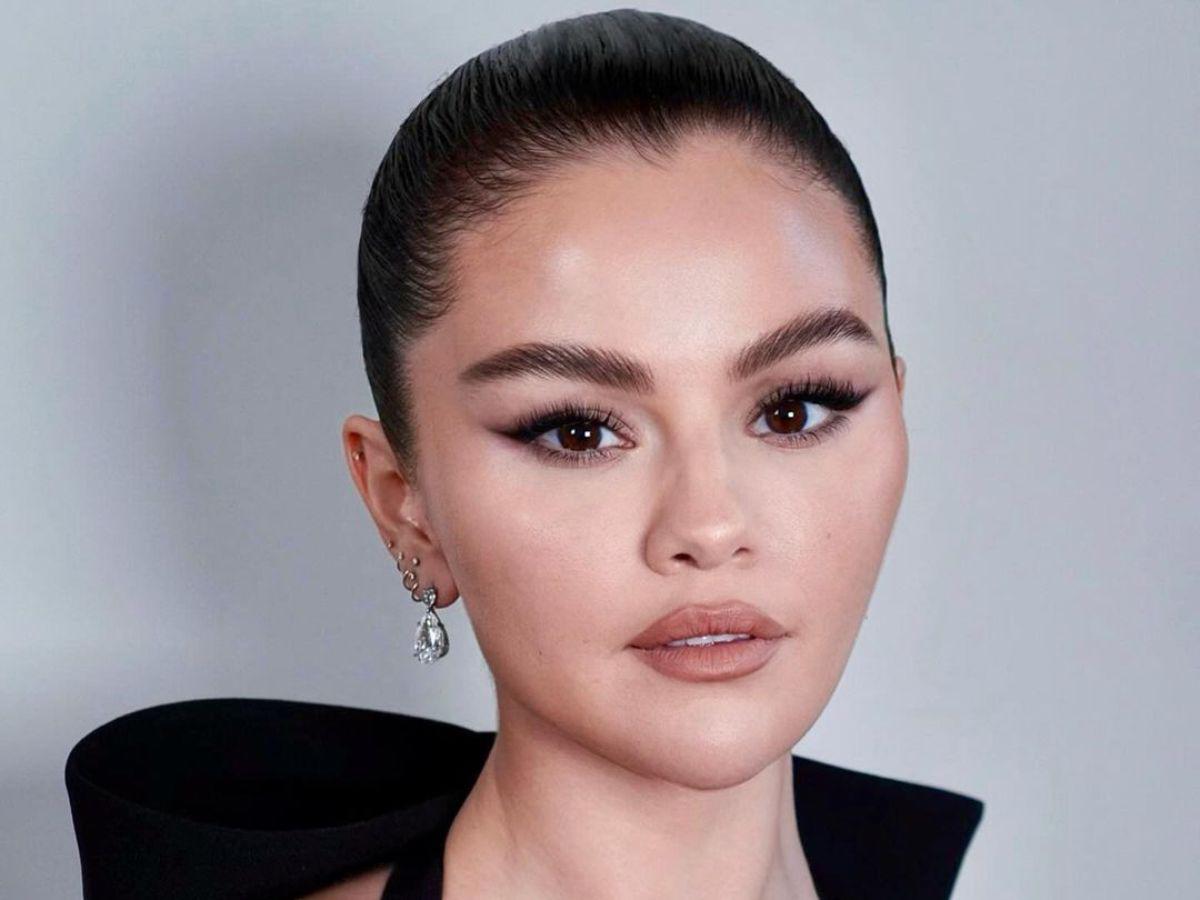 Selena Gomez responde a las críticas sobre su cuerpo y revela su lucha contra el SIBO