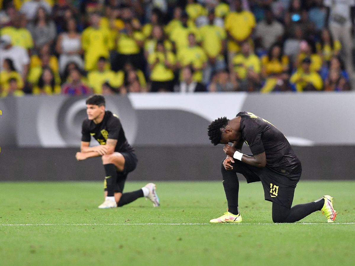 Brasil jugó con camisa de color negro por primera vez en su historia, esto para apoyar a Vinicius.