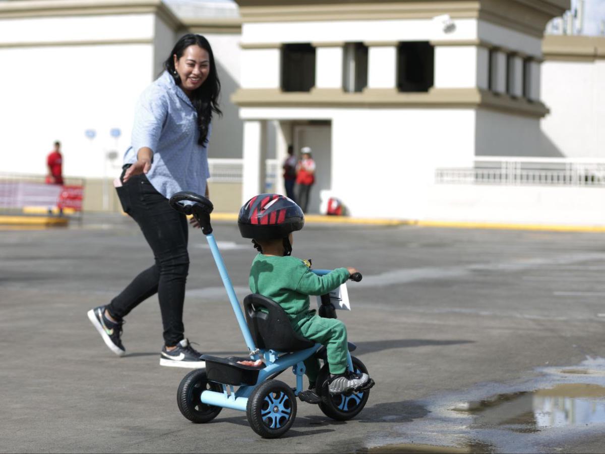 Familias completas dicen presente en la Vuelta Ciclística Infantil de EL HERALDO