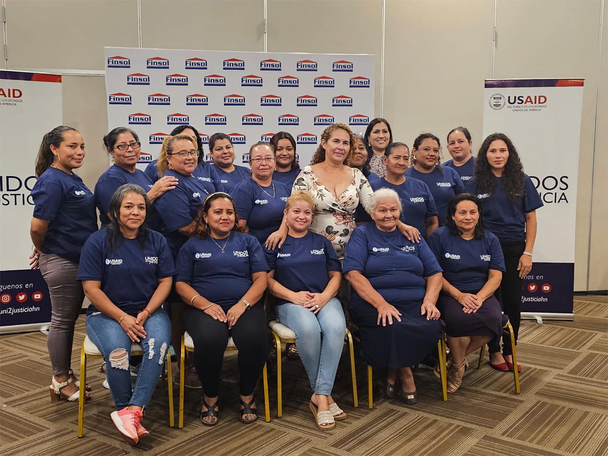 Finsol y USAID Honduras capacitan en finanzas a mujeres emprendedoras