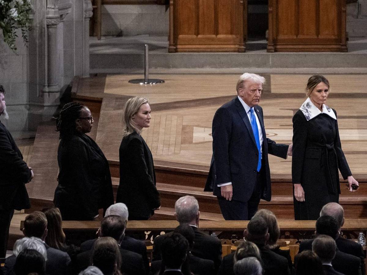 Líderes de EUA dejan rivalidad y se reencuentran en funeral de Jimmy Carter