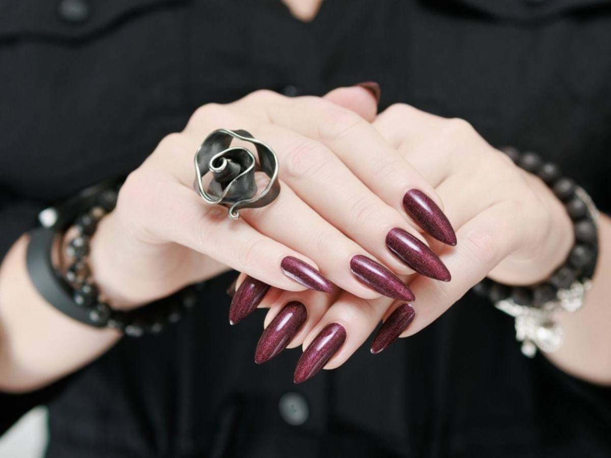 Las tendencias de manicura navideña que no se puede perder