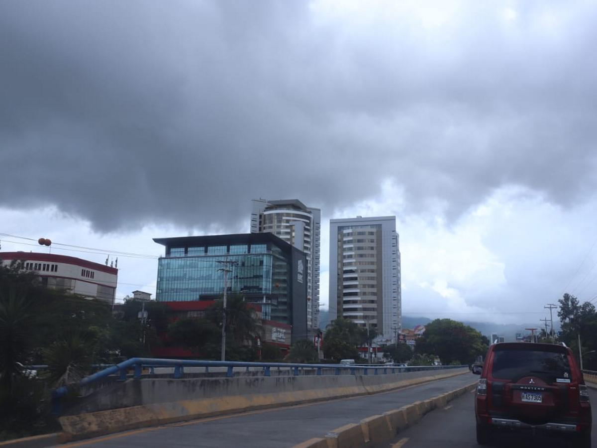 Vigilan depresión que podría volverse tormenta tropical Pilar