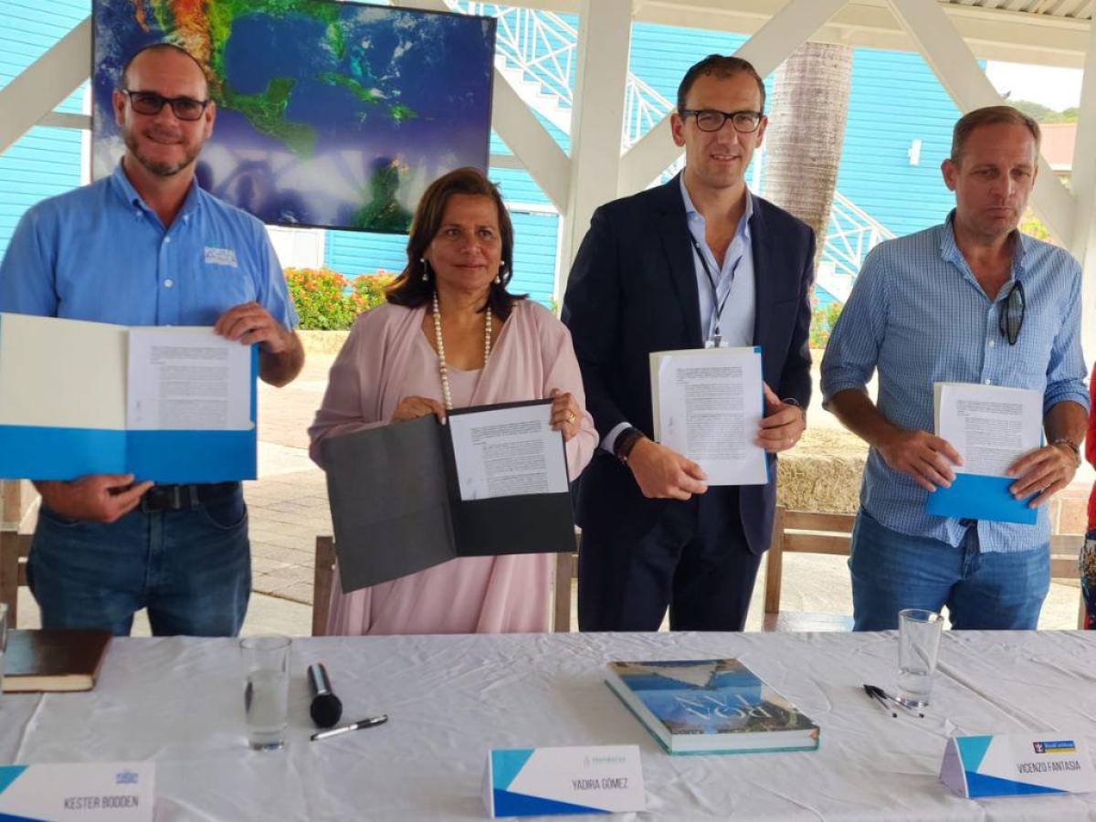 Firman convenio para fomentar el turismo con ingreso de viajeros en crucero a Roatán