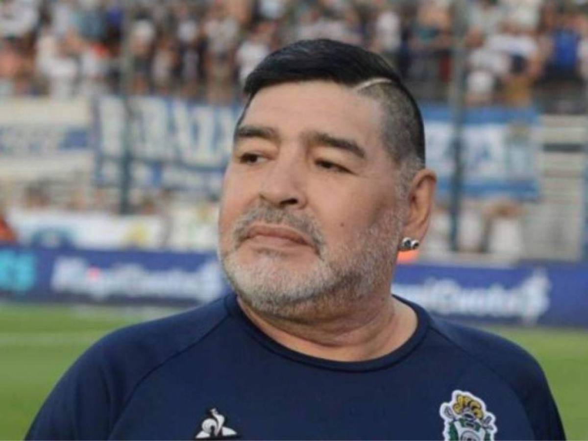 Piden juicio contra personal de salud que atendió a Maradona antes de morir