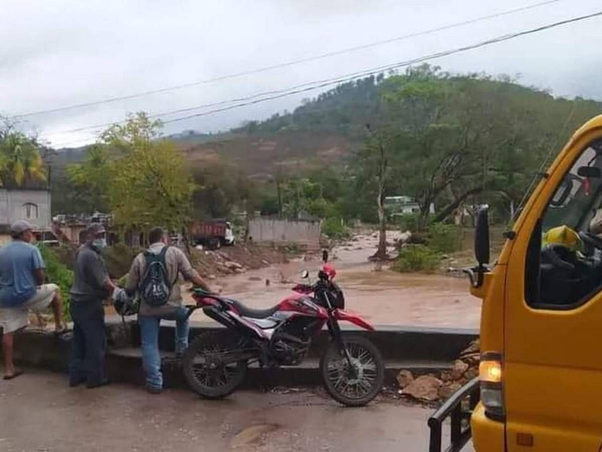 Varios ríos se mantienen bajo vigilancia ante temor de desbordamiento.