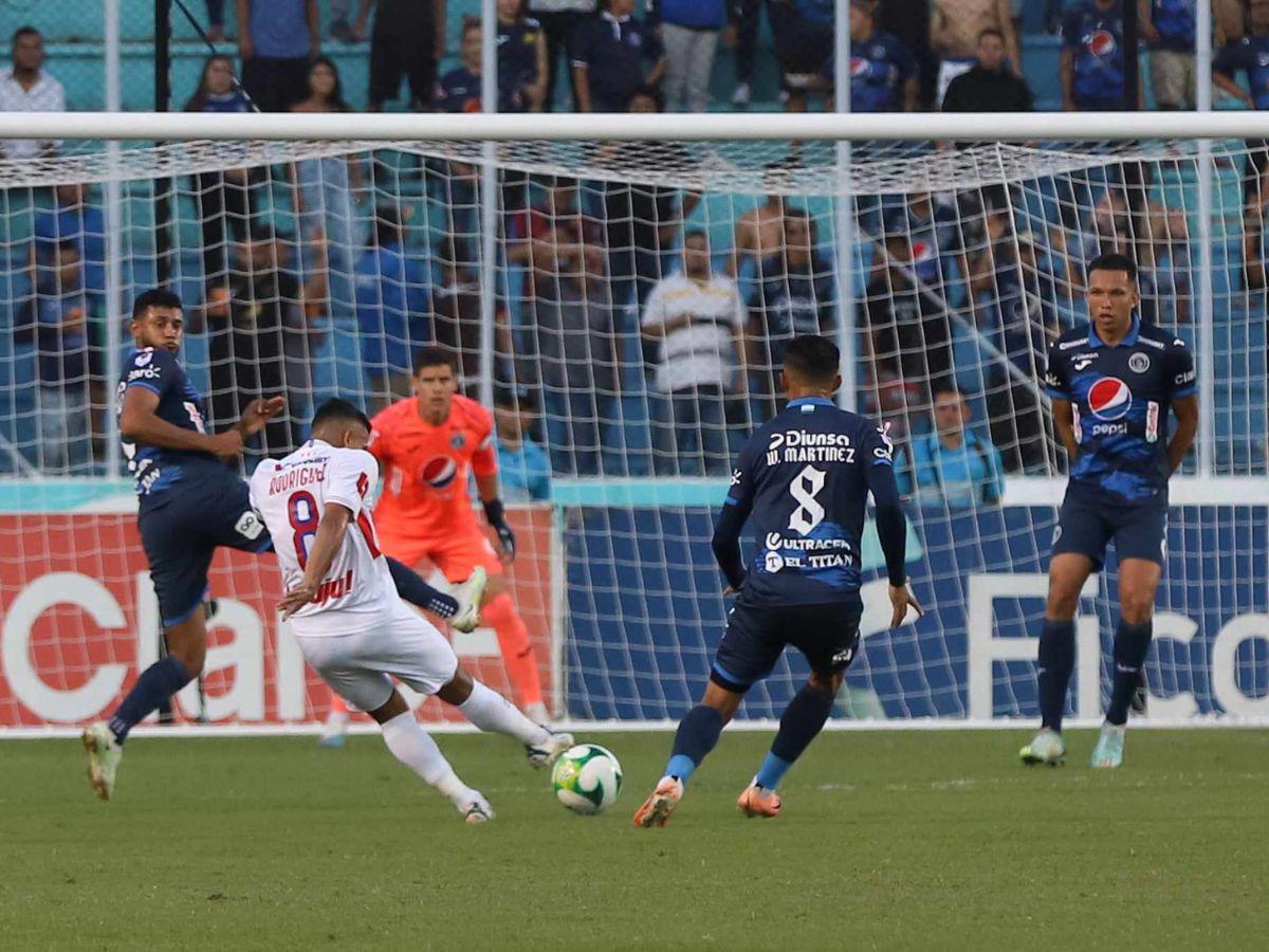 Impresionante calidad: así fueron los dos goles con los que Olimpia le gana a Motagua