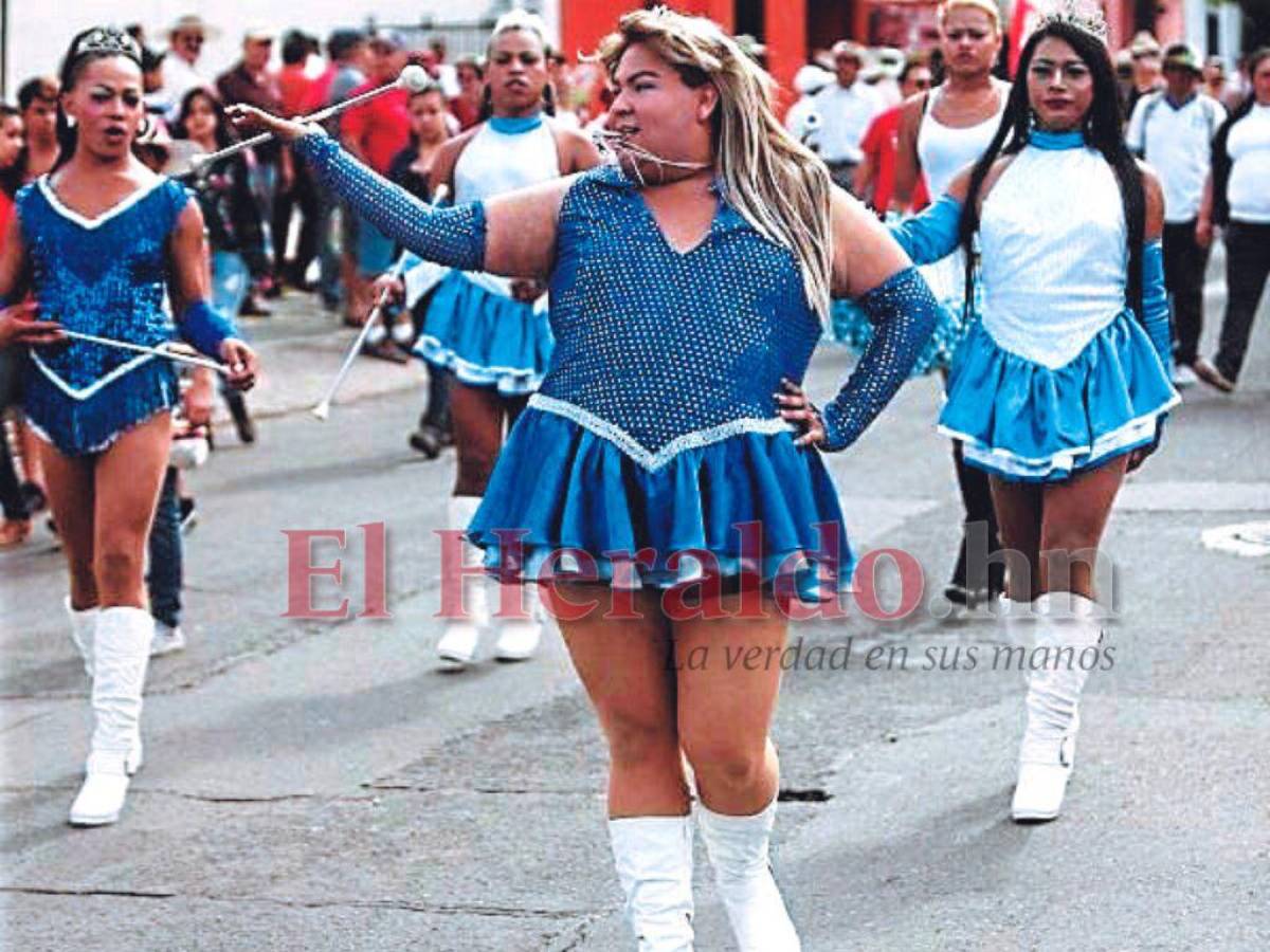 Los maestros también se oponen a incluir a gais en desfiles