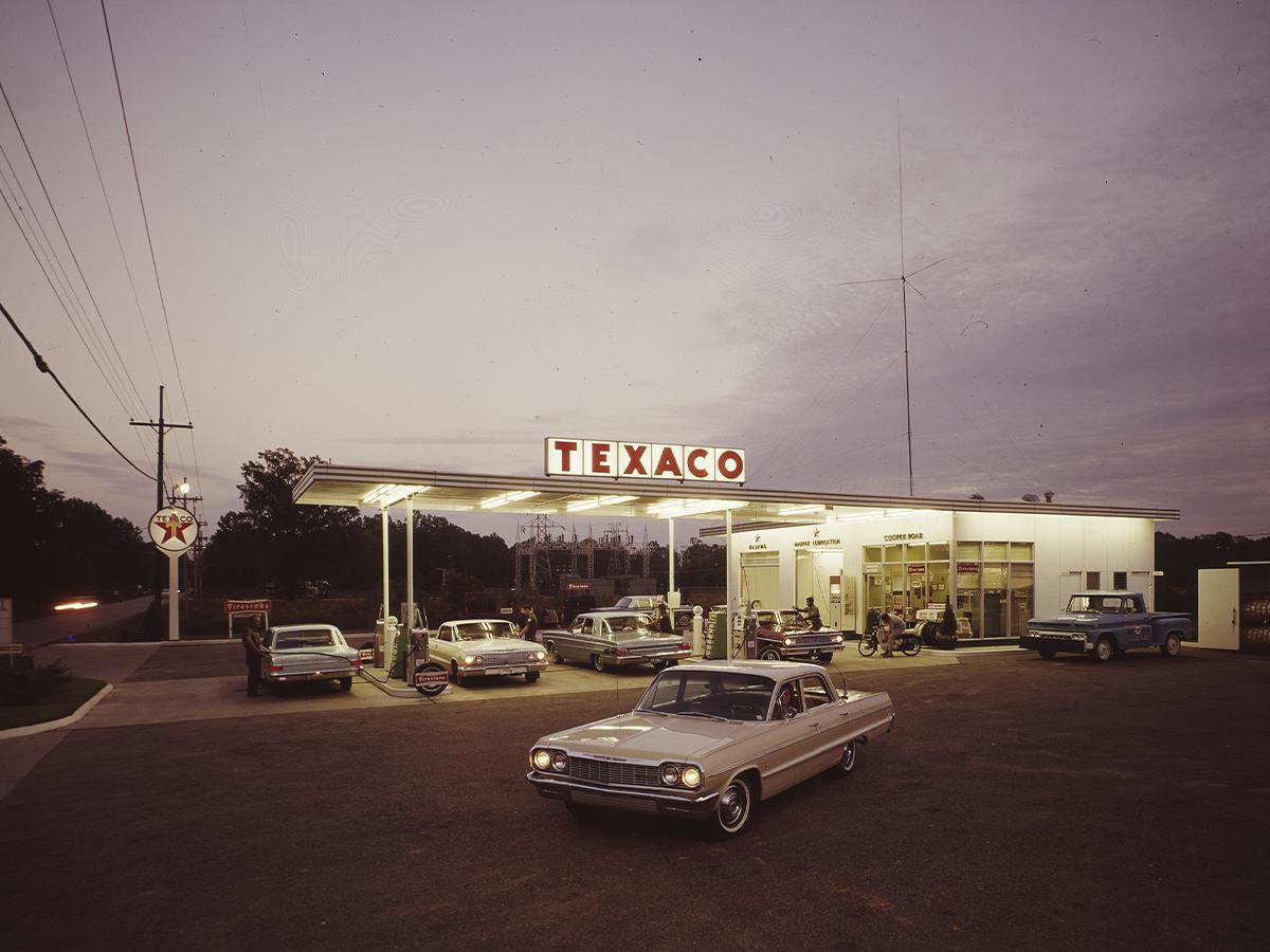 <i>A lo largo de los años, el logotipo de TEXACO ha experimentado cambios que reflejan su crecimiento y evolución.</i>