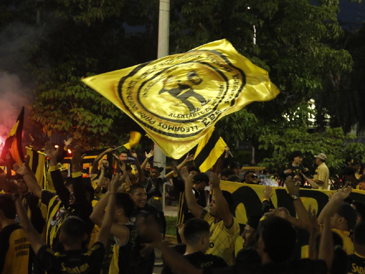 Ambiente de fiesta se vive previo al clásico entre Real España y Marathón