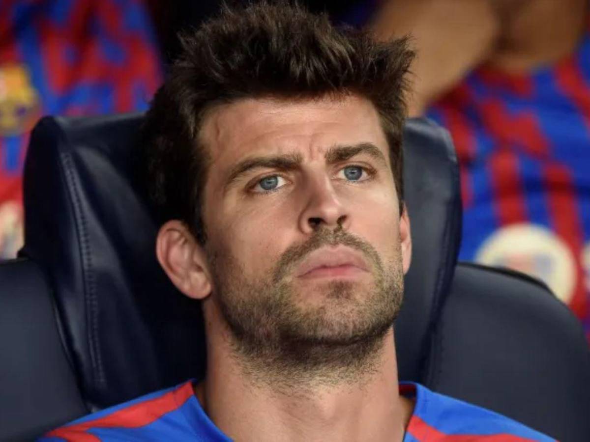 Captan a Gerard Piqué afuera de la casa de Shakira tras lanzamiento de ‘Monotonía’