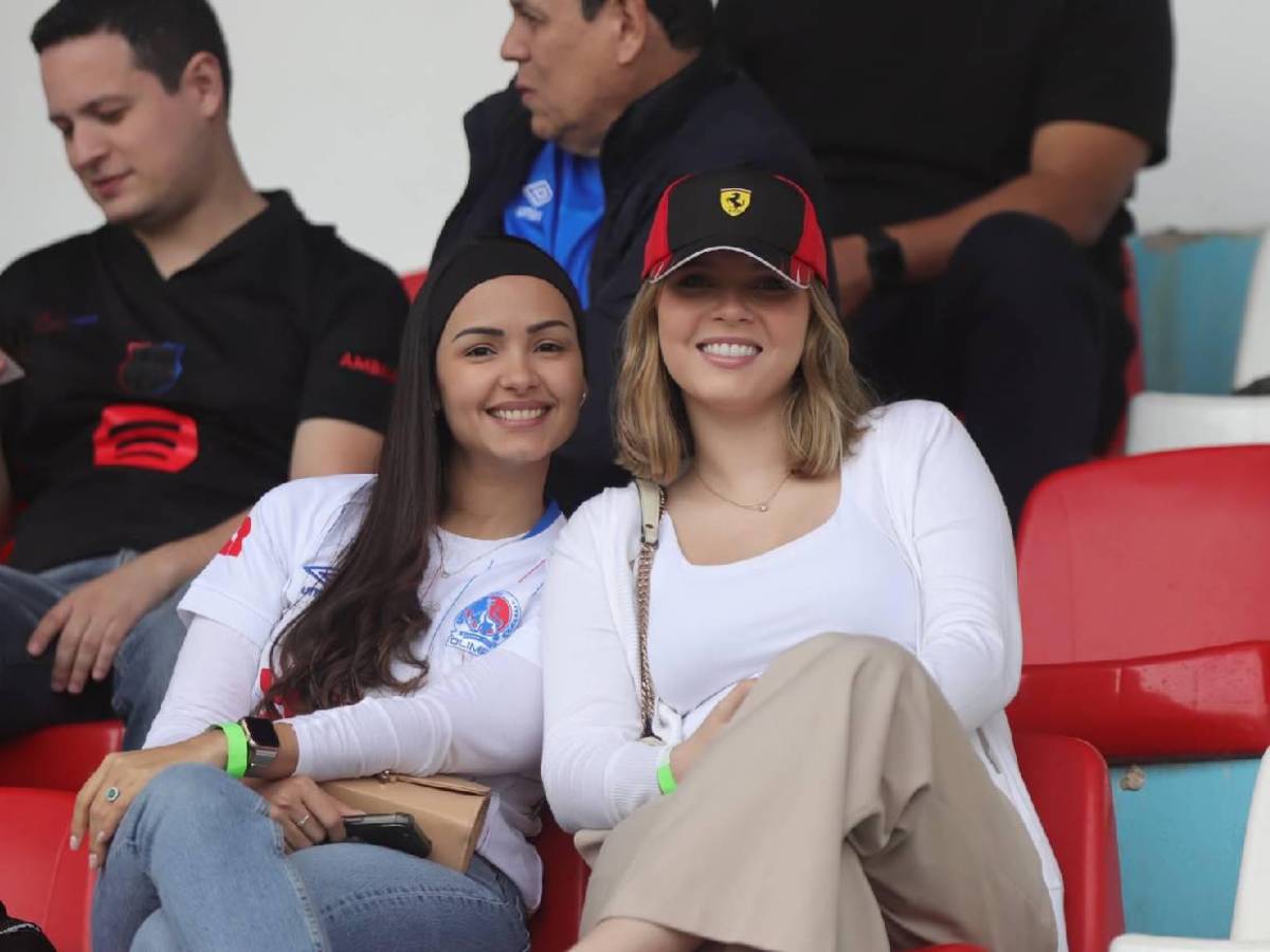 Presentadores hondureños y famosos en el estadio Nacional para la final Olimpia-Motagua