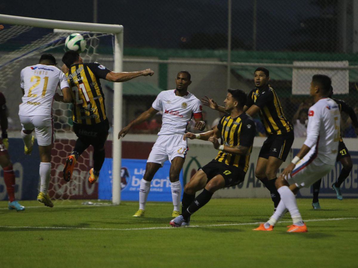 Olimpia empata ante Real España y tendrá que esperar para coronarse líder de las vueltas