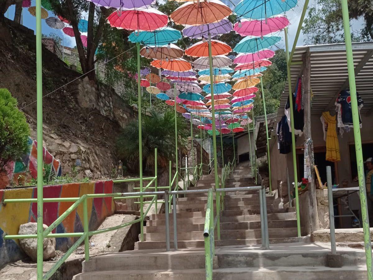 Millonarias obras cautivan turistas en el pueblo minero de San Juancito