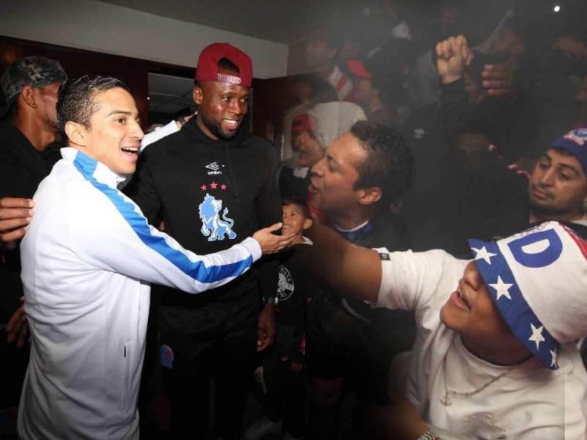 Así fue el banderazo de la Ultra Fiel al Olimpia previo a la gran final