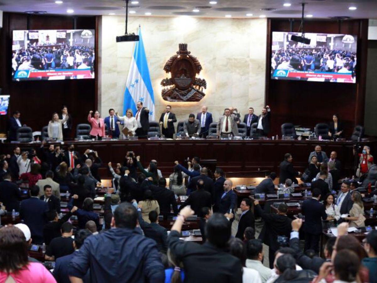 Libre amenaza con elegir al fiscal general la otra semana