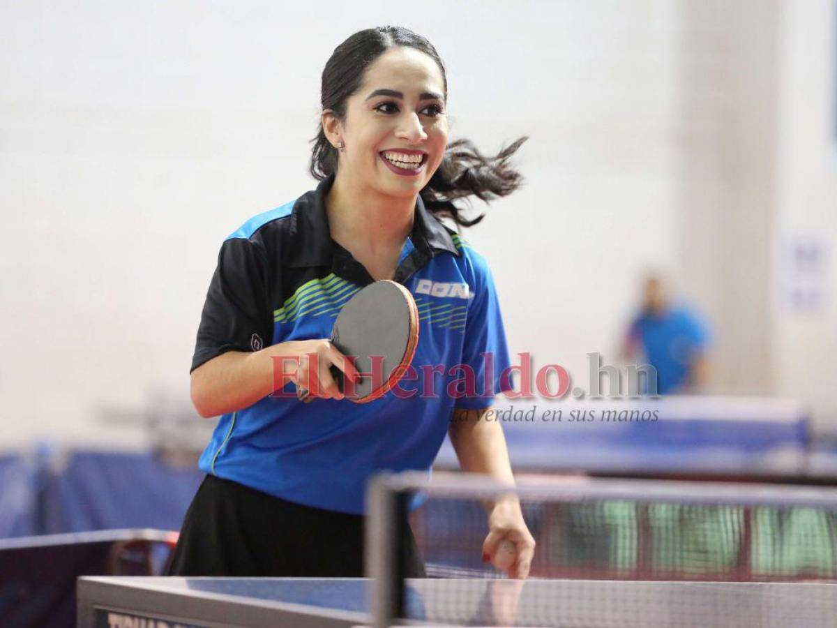 Gina Sarmiento no pierde la sonrisa cuando se trata de una de sus mayores pasiones; el tenis de mesa.