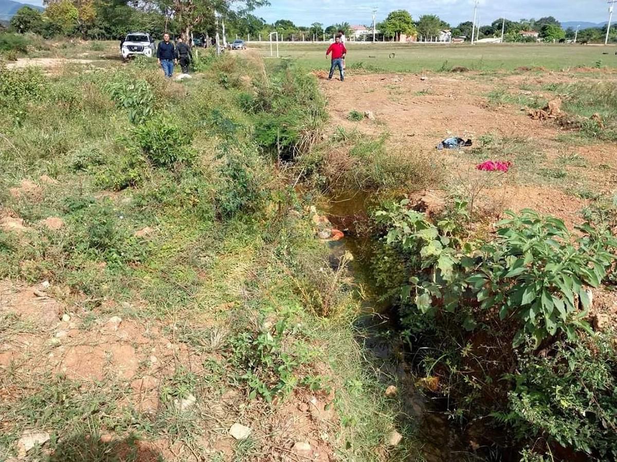 Dentro de una cuneta hallan cadáver de una mujer en Catacamas