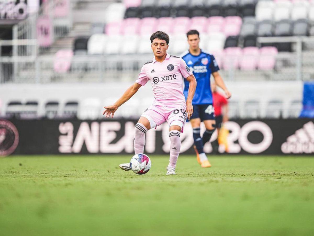 Ricardo “Ricky” Montenegro, ya ha entrenado en el primer equipo, por lo que todo depende del Tata para verlo el próximo año.