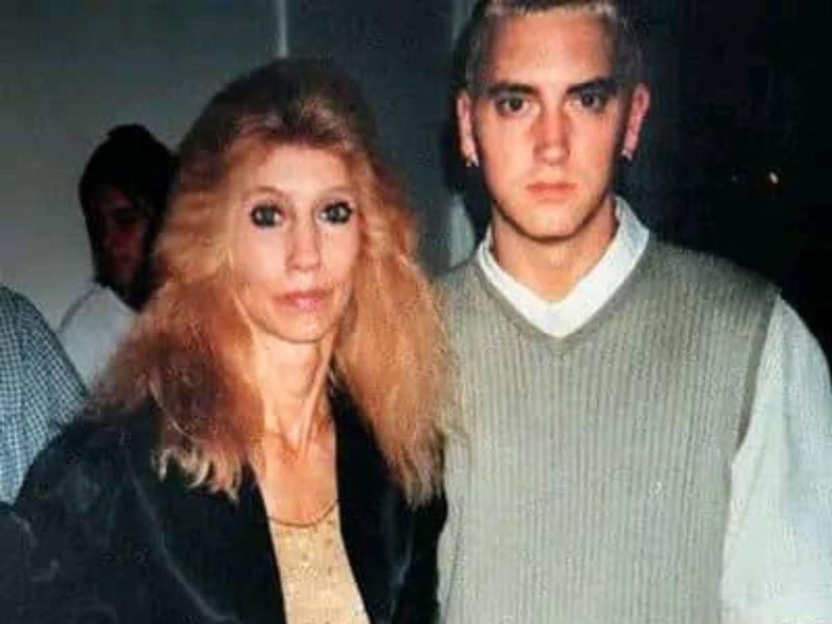 La compleja relación de Eminem con su madre Debbie Nelson