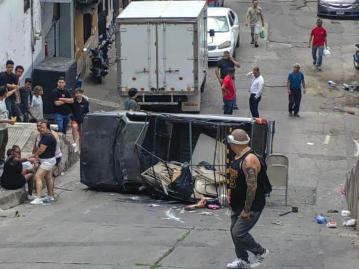 Familia resulta herida tras aparatoso accidente en cuesta de Tegucigalpa