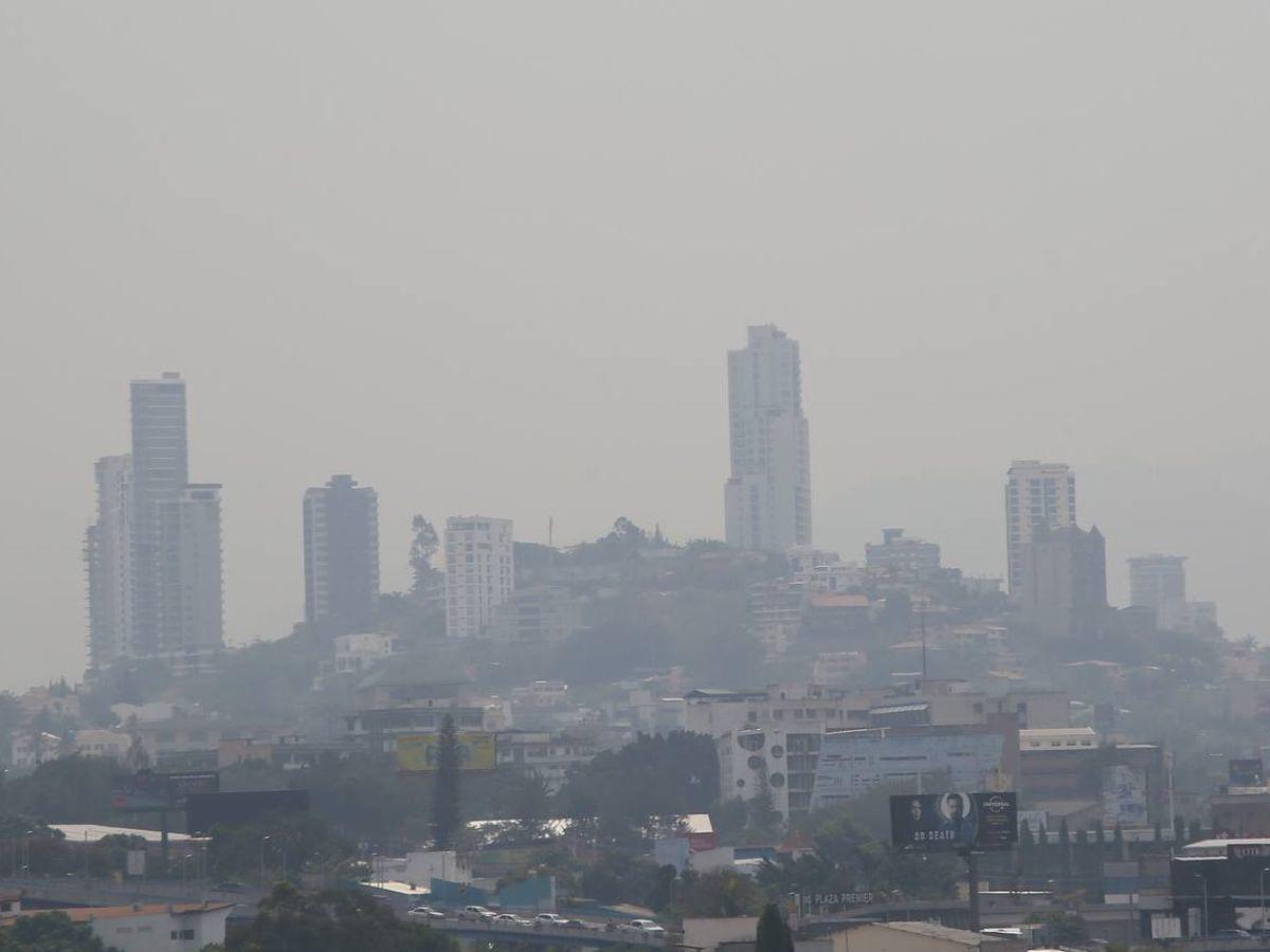 Funcionarios culpan al capitalismo por contaminación del aire