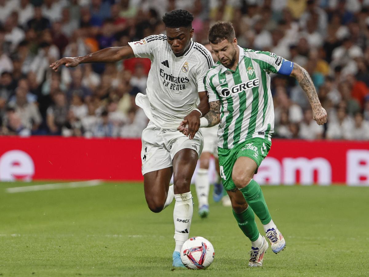 Aurélien Tchouaméni jugó ante Betis en la Liga Española.