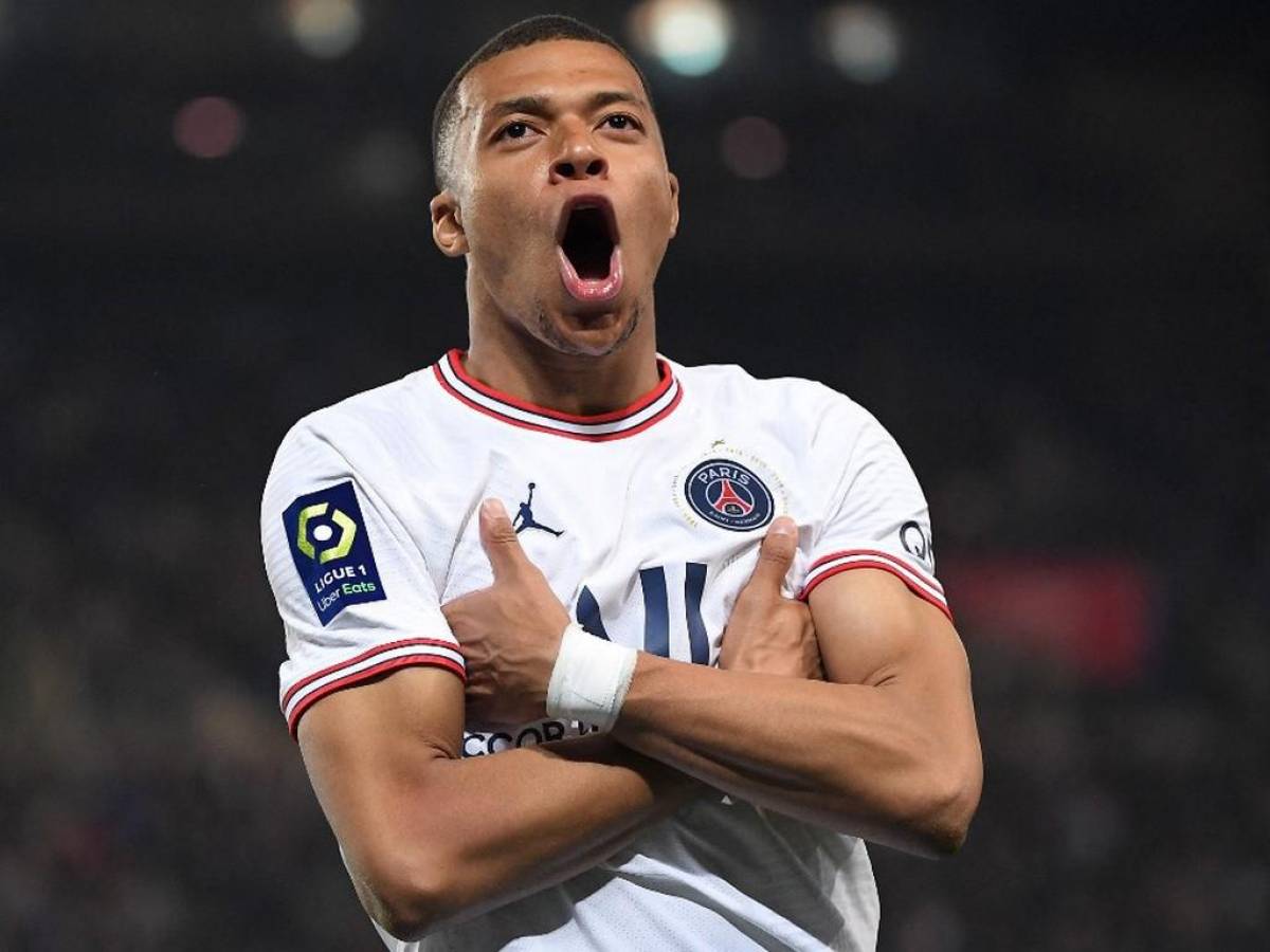 Mbappé ha decidido seguir en el París SG, según varios medios