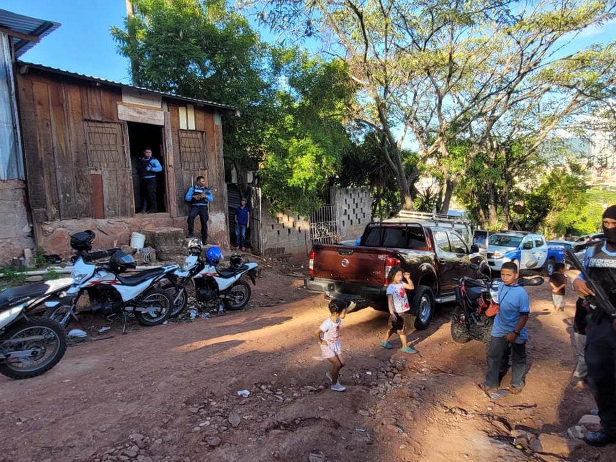 Hombre muere al caer dentro de una pila en colonia Quezada de la capital