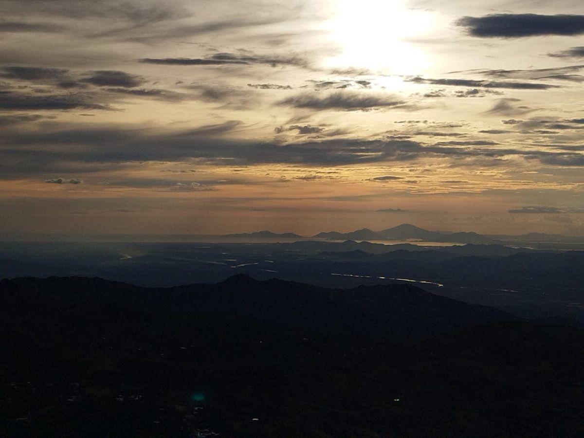 La Peña es un mirador único con su vista abierta desde la que se divisan no solo las montañas sino también el Golfo de Fonseca es un espectáculo imperdible.