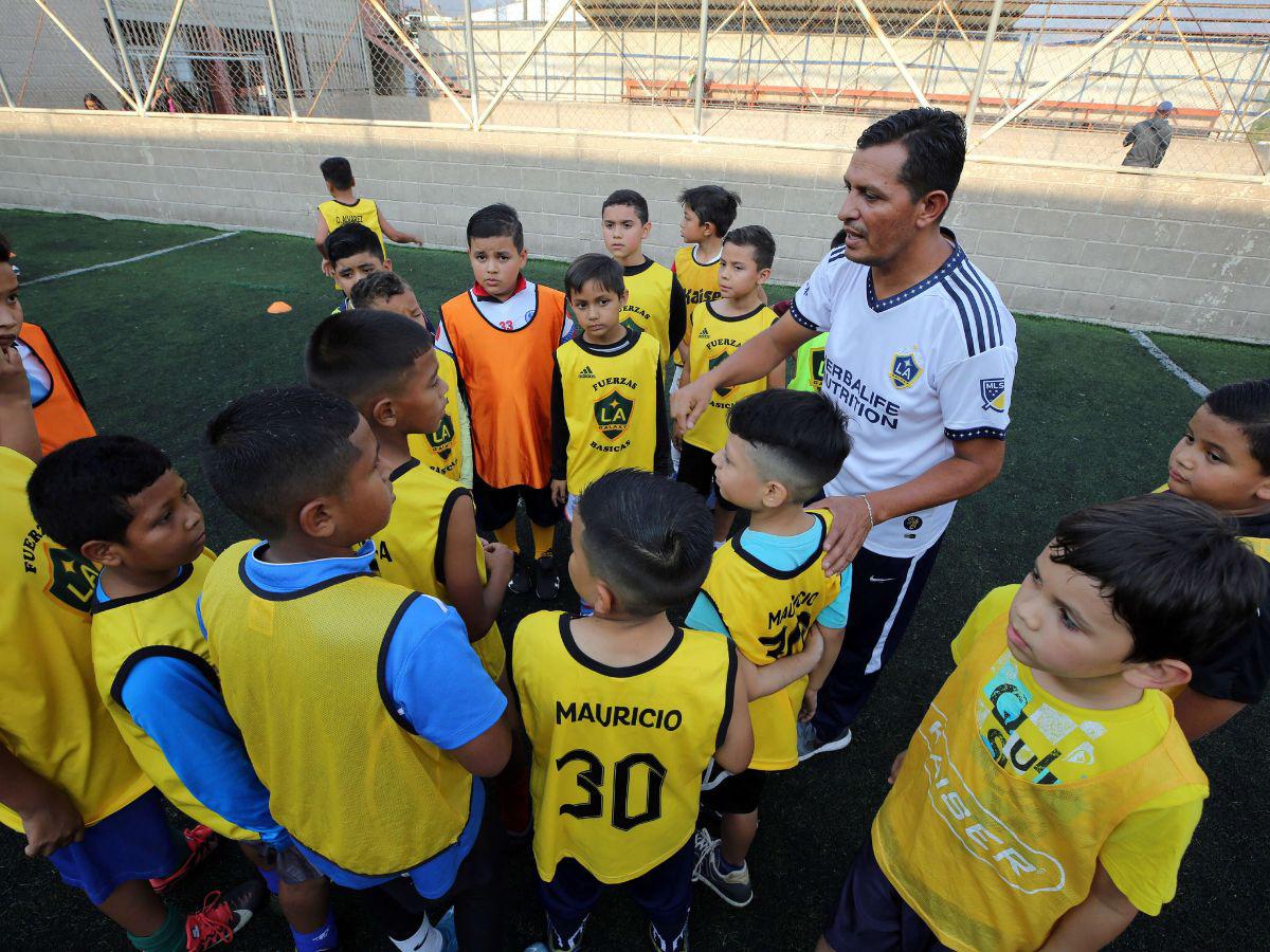 Los niños que visitan las canchas de Victor Sport disfrutan de una tarde amena practicando el deporte que tanto les apasiona.