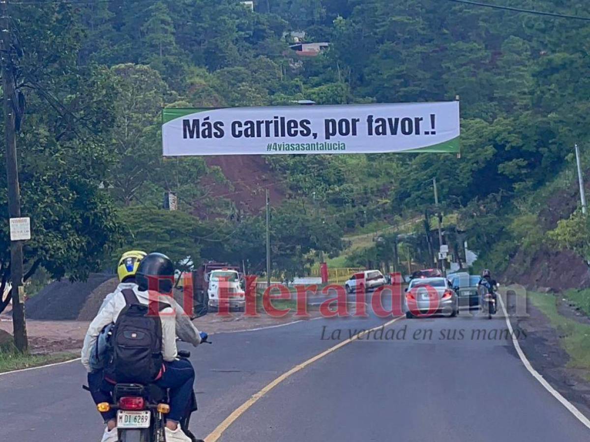 Los habitantes de las zonas, cansados de esperar, colocaron pancartas para exigir el proyecto.