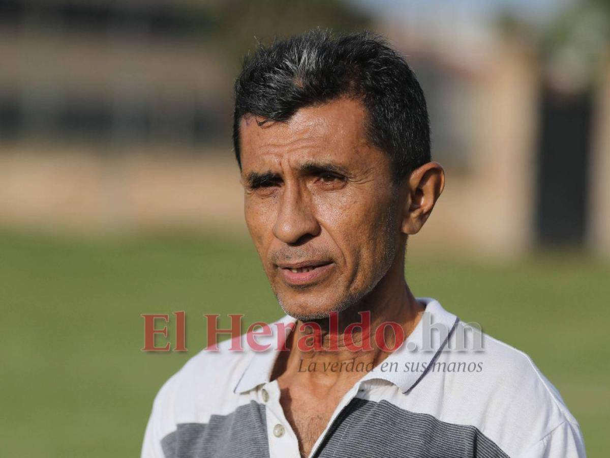 Leonel Flores se encontraba brindando una capacitación a entrenadores y jugadores al momento en el que EL HERALDO visitó el complejo deportivo.