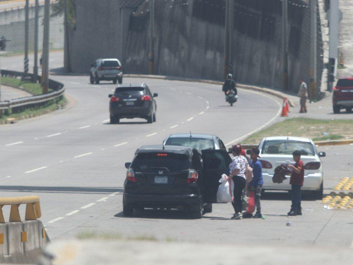 ¡Adiós vacaciones! Vuelven a Tegucigalpa personas que viajaron en Semana Morazánica